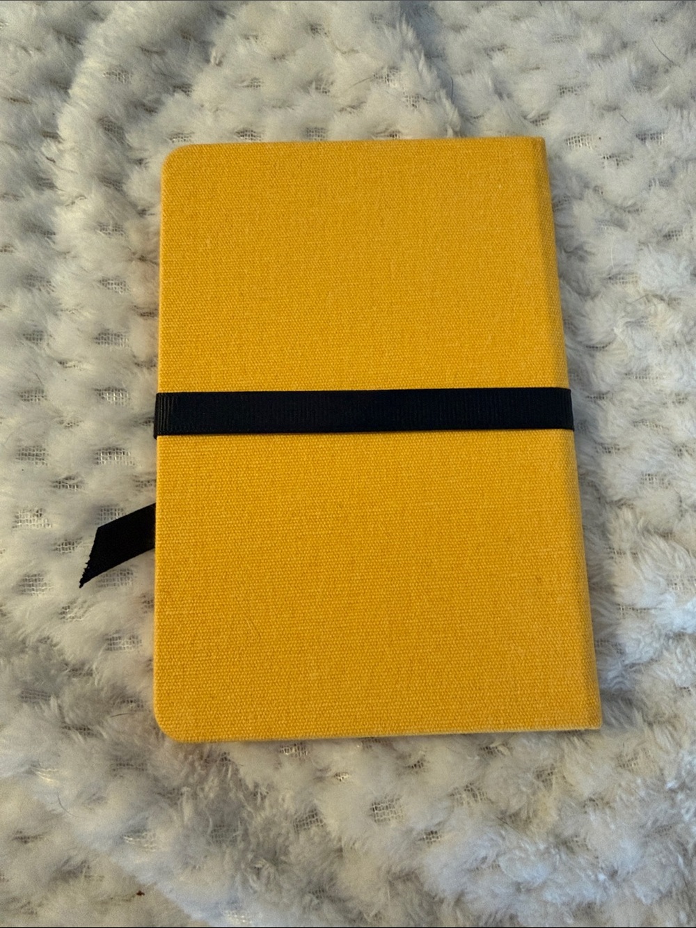 Gucci Beauty Notebook WITH Gucci Ornament - Picture 2 of 4